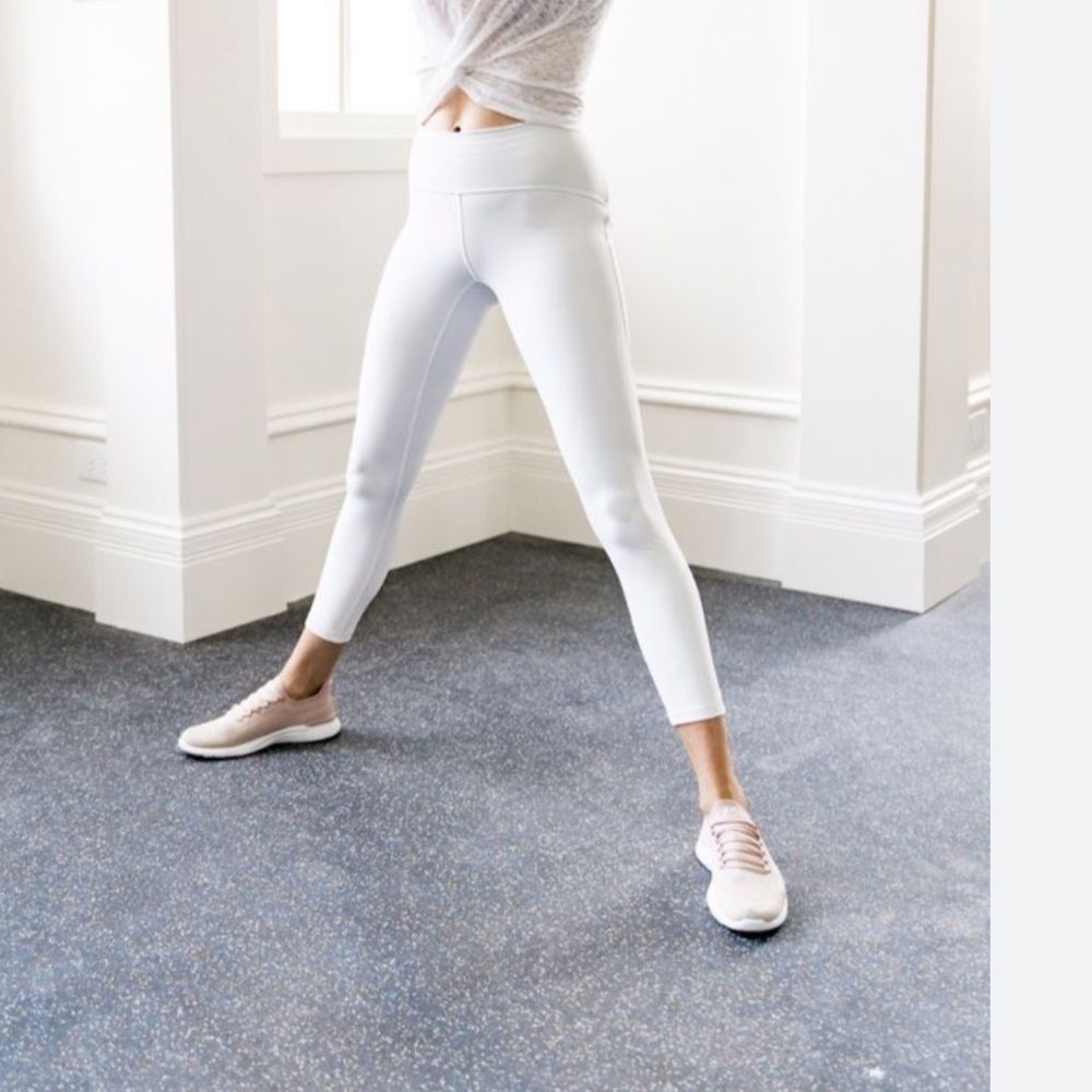 New With Tags! Athleta Elation White Capri XS NWT